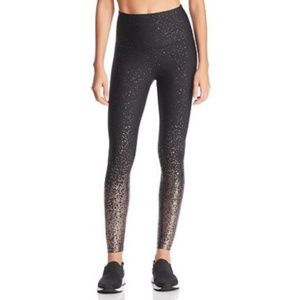 Beyond Yoga Alloy Ombre Midi Legging in Black/Gunmetal